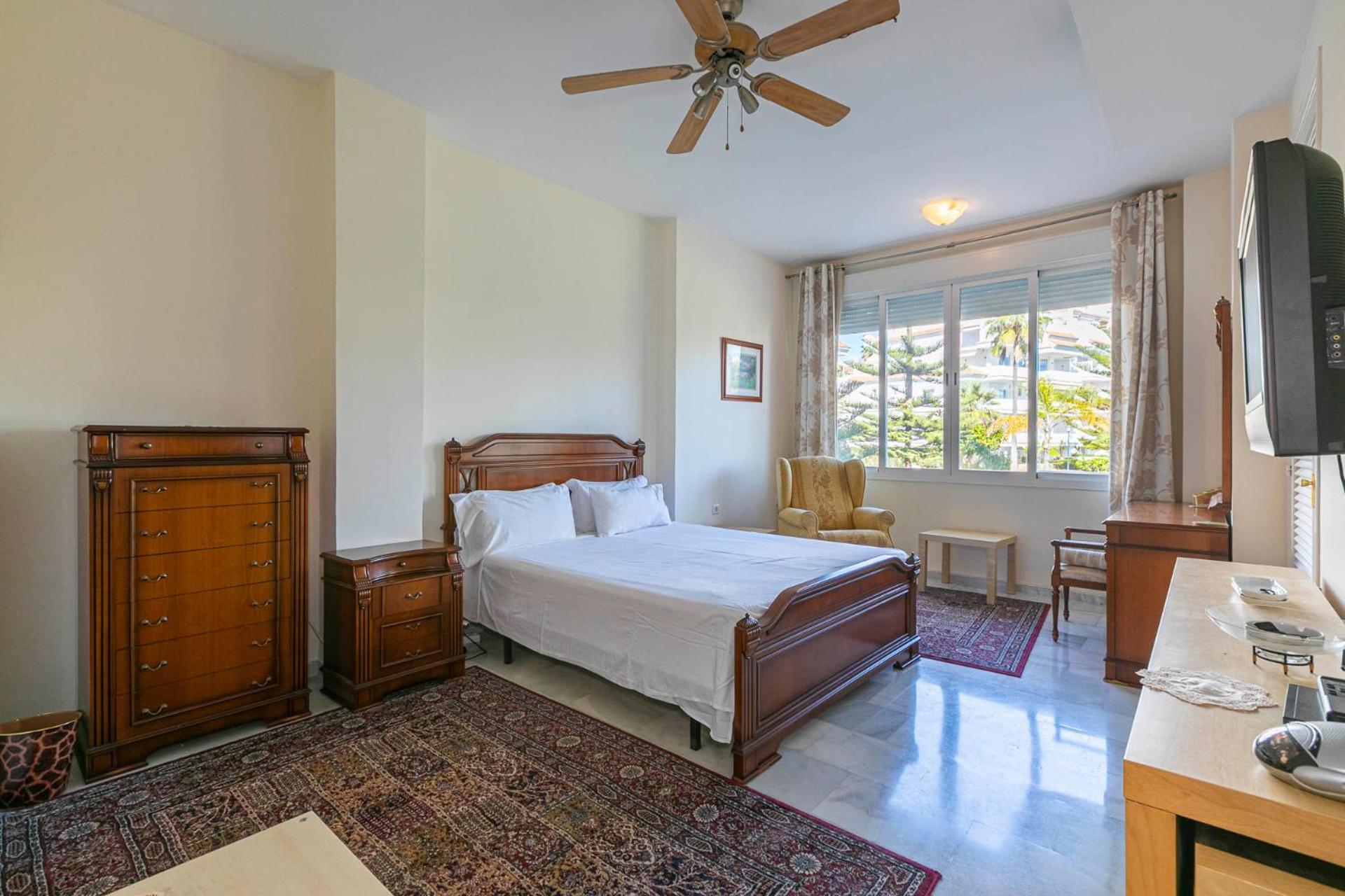 Stylish And Spacious 3 Bedroom Marbella