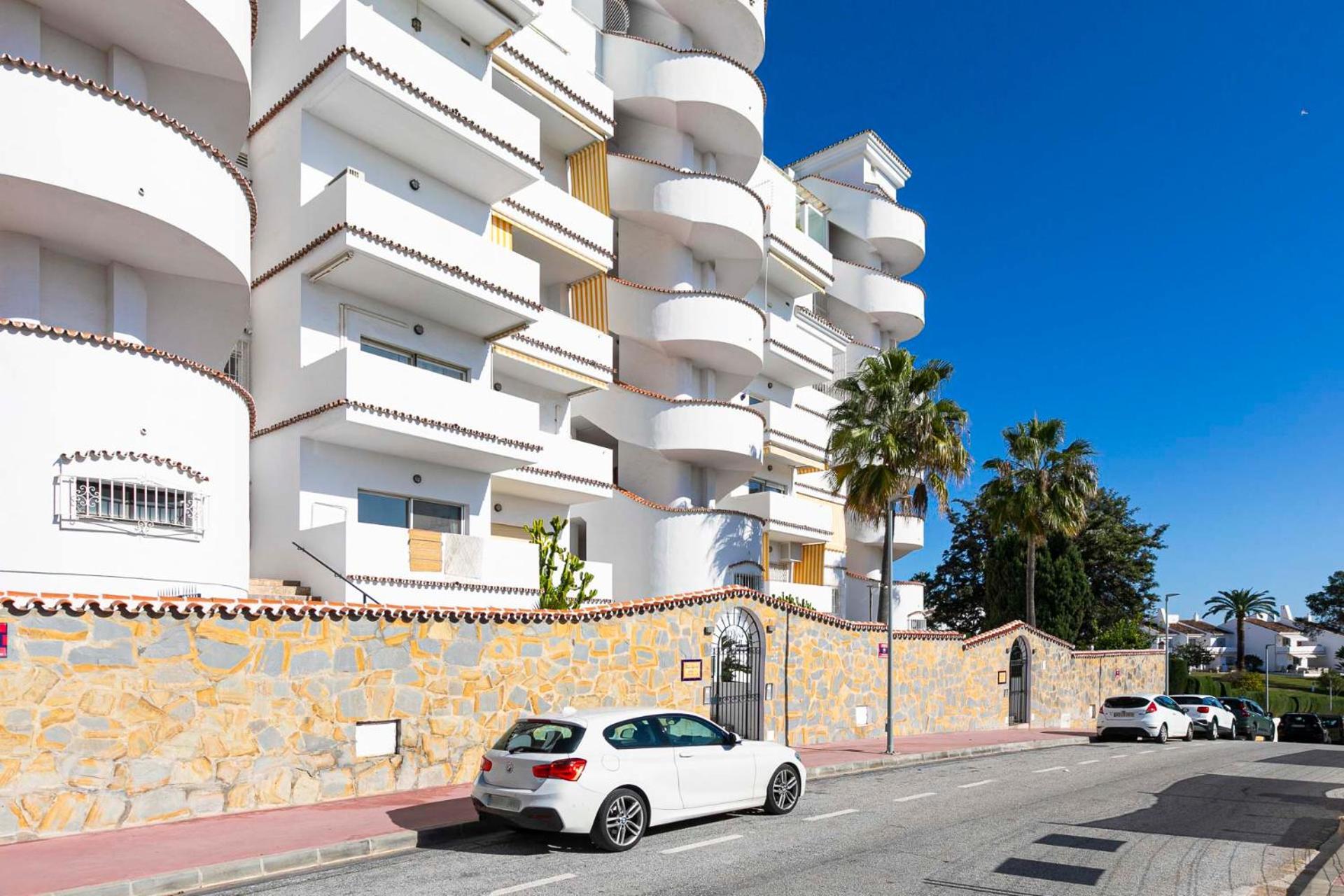 Apartment Stylish And Spacious 3 Bedroom
