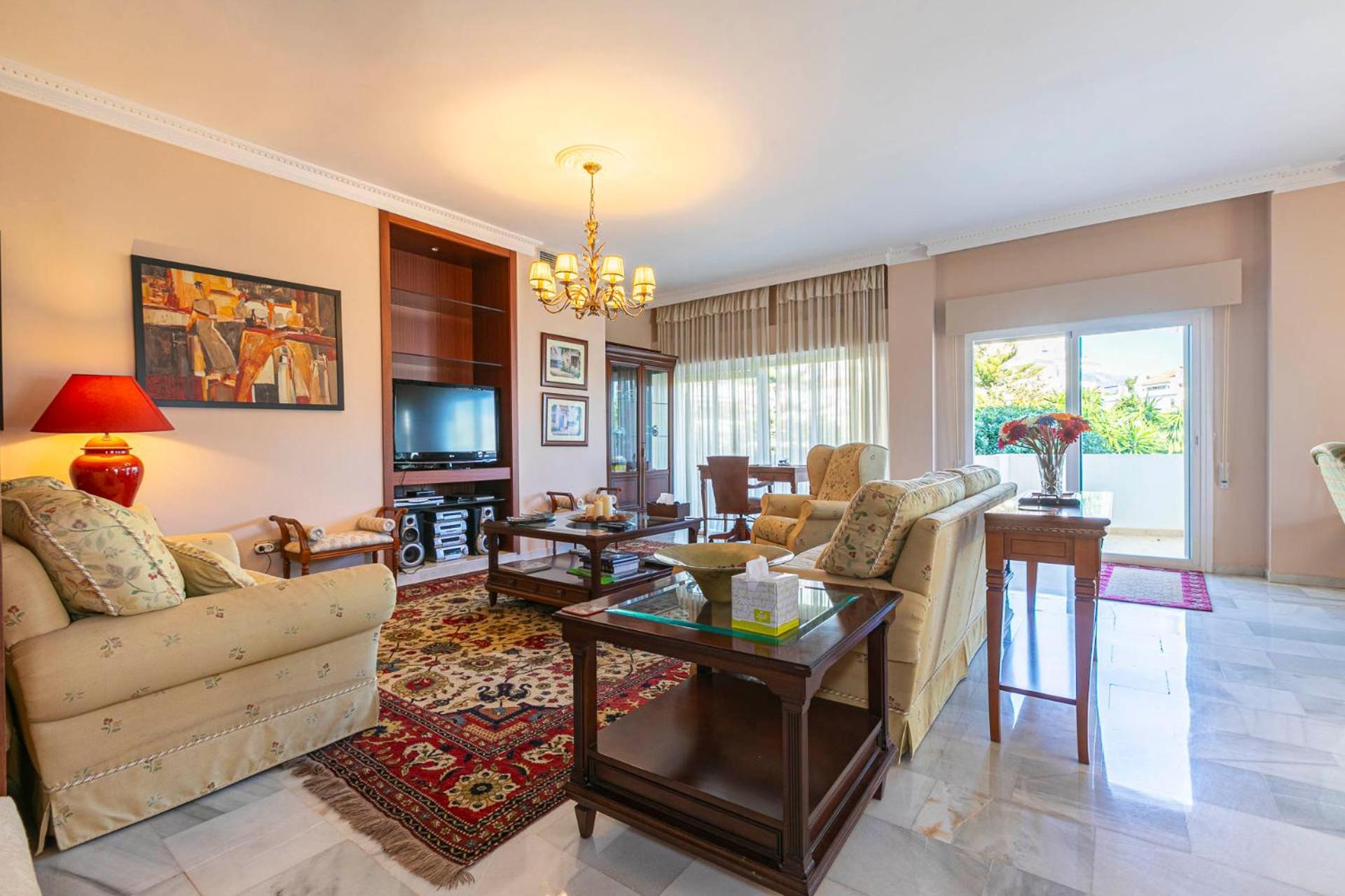 Stylish And Spacious 3 Bedroom *