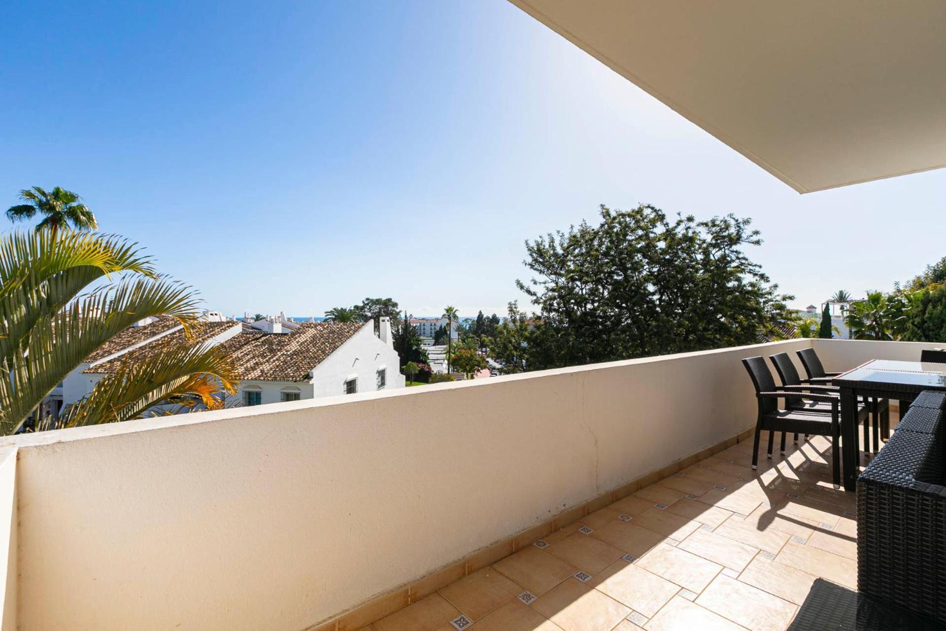 Stylish And Spacious 3 Bedroom Apartment Marbella