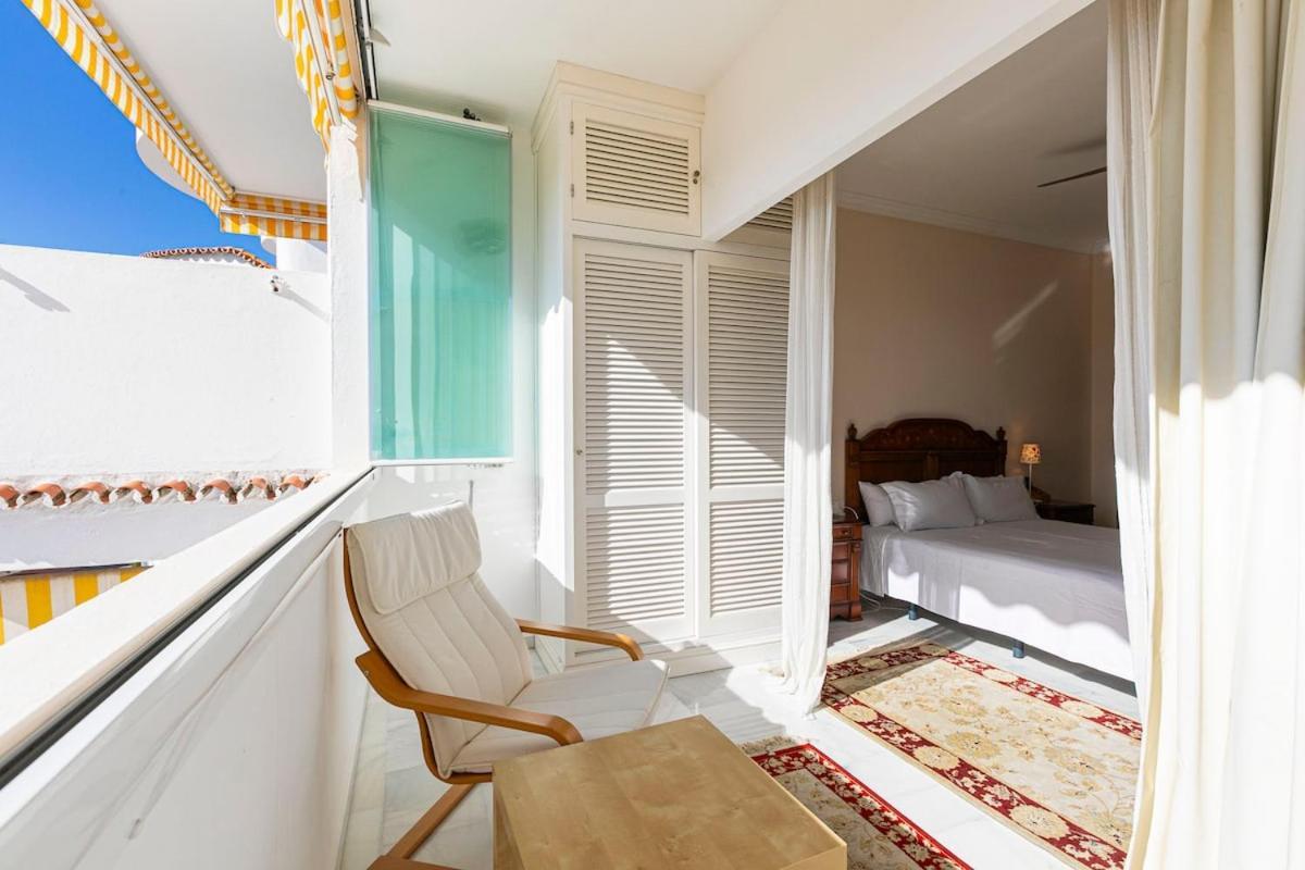 Stylish And Spacious 3 Bedroom Apartment *