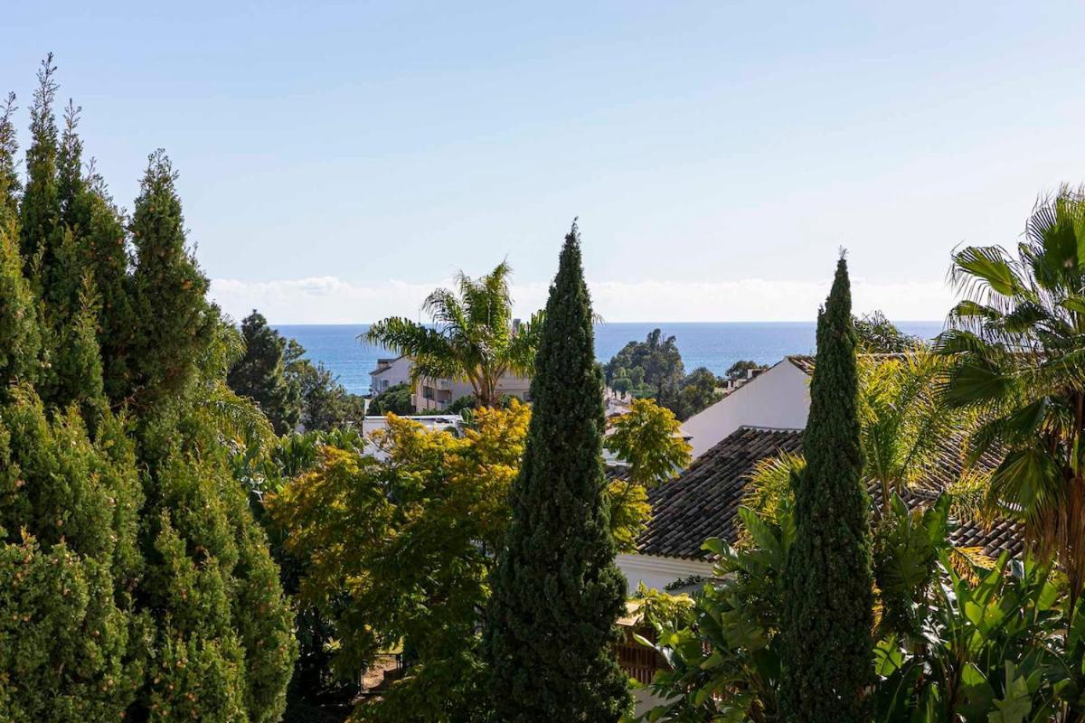 Apartment Stylish And Spacious 3 Bedroom *